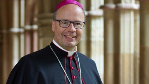 D: Bischöfe wollen Missbrauchs-Aufarbeitung breiter aufstellen