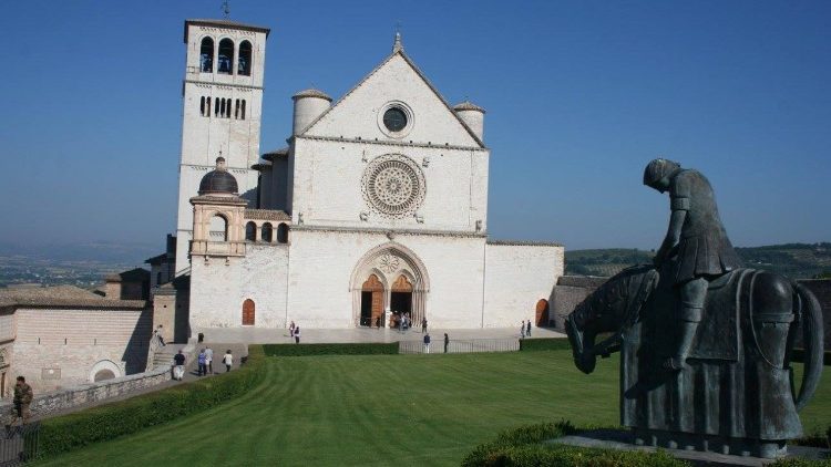 Den påvliga katedralen i Assisi tillägnad helige Franciskus