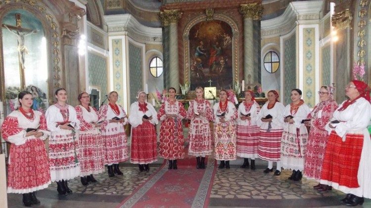 Festival marijanskih pučkih napjeva u Monoštru, u Vojvodini