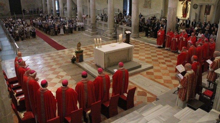 Lectio magistralis e omelia del cardinale Parolin ad Aquileia in occasione della festività dei Santi Ermacora e Fortunato 92aem.jpg