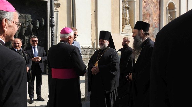 Mons Stanislav Zore ha ricevuto in audienza delegazioni della Chiesa ortodosa Rusa e Serba e della chiesa luterana 2aem.jpg