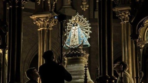 La estatua de la Virgen de Luján que estuvo en la guerra vuelve a la Argentina