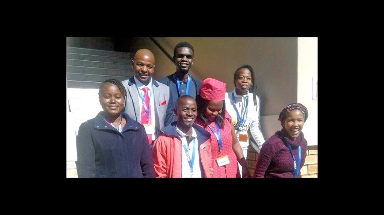 Giovani dell Africa Australe riuniti ad Harare con Vescovi dell IMBISA per parlare del Sinodo sui Giovani.