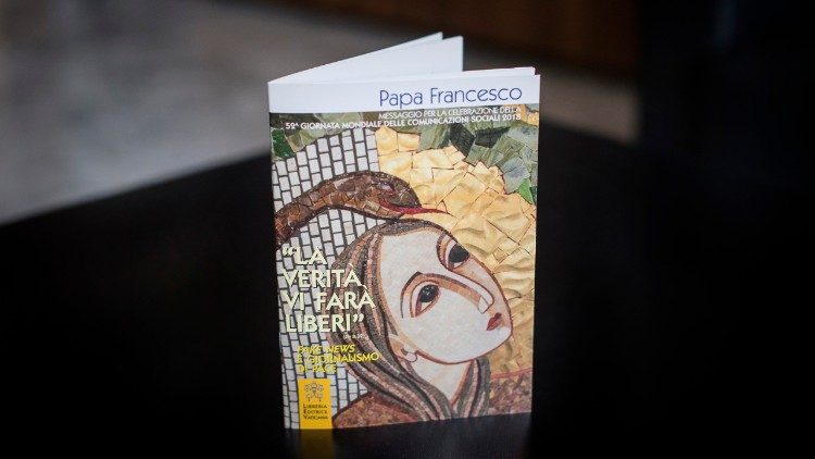 Booklet of Pope Francis' World Communications Day message
