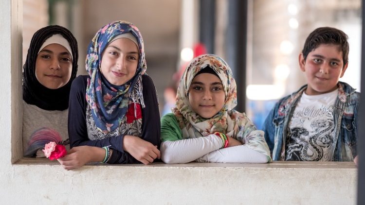 Syrische Flüchtlingskinder in einer Schule im Libanon