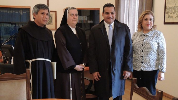 Rectora y Decano de la Pontifiica Universidad Antonianum, Ministro del Trabajo y embajadora Panamá