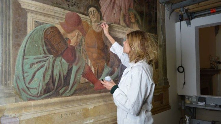 Restauratori al lavoro sulla Resurrezione di Piero della Francesca a Sansepolcro