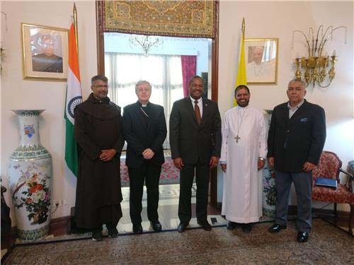 Panama ambassador to India with Vatican Nuncio to India.jpg