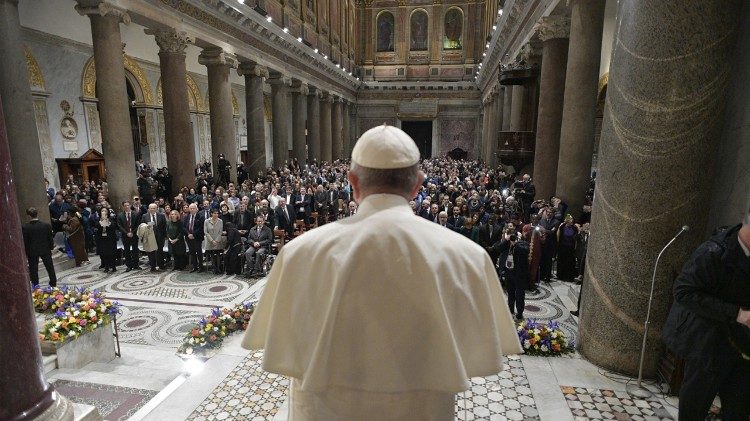 Papst Franziskus besucht die Gemeinschaft Sant'Egidio in Rom