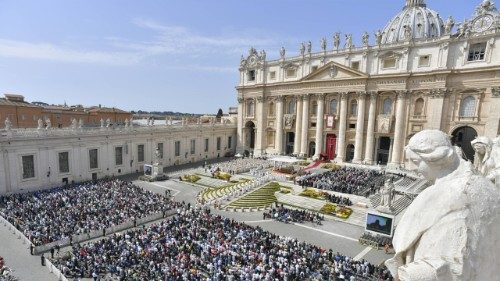 Al Regina Coeli il Papa prega per l’ennesima strage compiuta in Siria