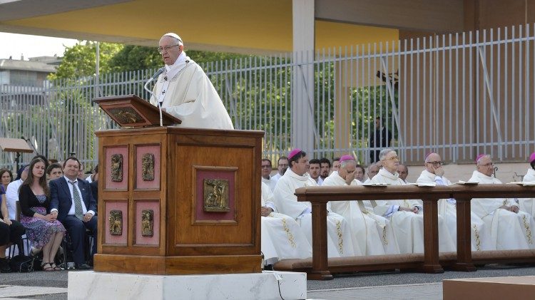 Папа Франциск проповідує в Остії