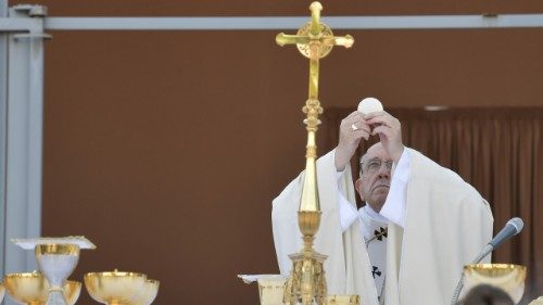 50.mo di sacerdozio, gli auguri al Papa degli ultimi