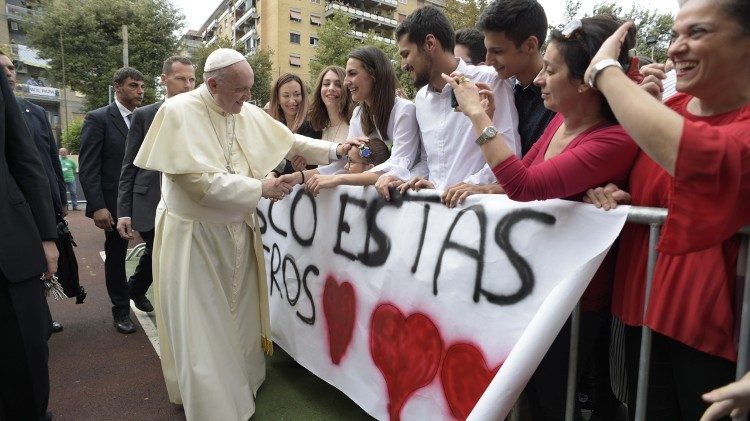 Papst Franziskus beim Pfarreibesuch