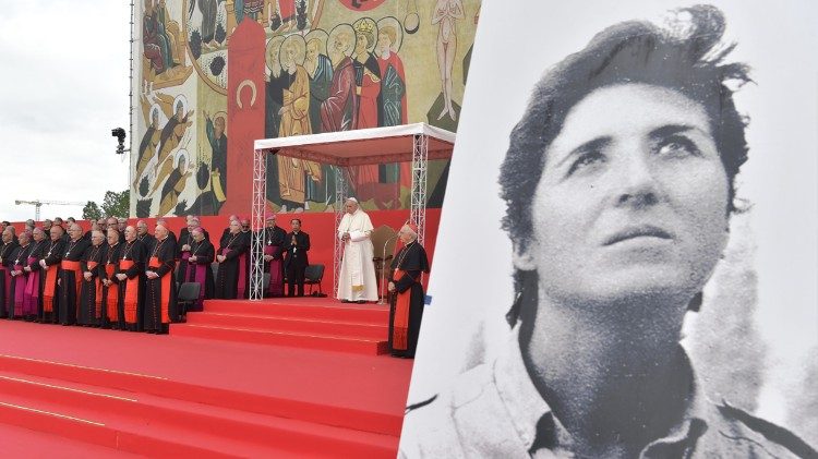 L'incontro del Papa con il Cammino Neocatecumenale a Tor Vergata (5 maggio 2018)