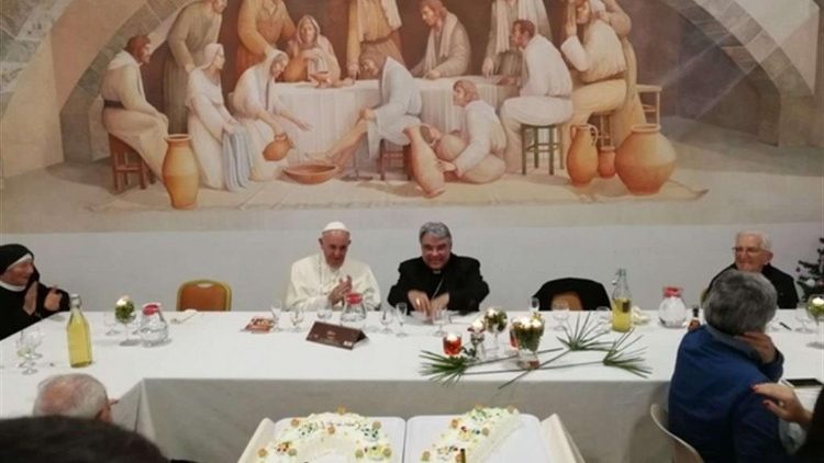 Il Papa e mons. Semeraro nel giorno del 70.mo compleanno del vescovo di Albano