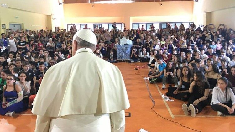 Papež Frančišek v vzgojnem zavodu Elisa Scala