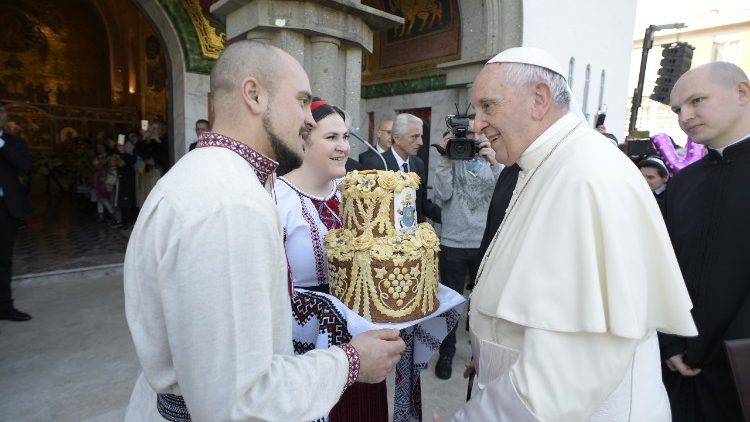 Archivbild: Der Papst zu Besuch bei der ukrainischen Gemeinde in Rom vor 4 Jahren