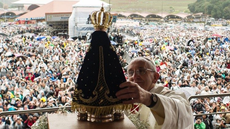 Papa Francisco y la Virgen Nuestra Señora de Aparecida