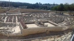 Gerusalemme plastico della città ai tempi di Gesù col tempio di SalomoneAEM.jpg