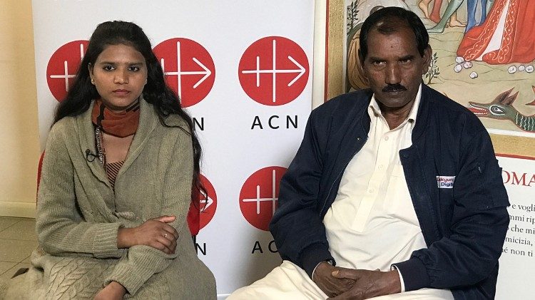 Ashiq Masih (R), the husband of Asia Bibi, with their youngest daughter, Eisham Ashiq, in Rome in February 2018.
