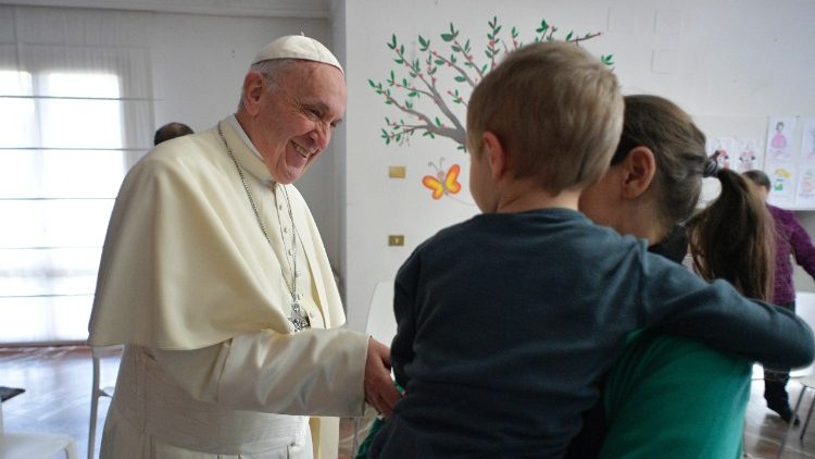 Le Pape François a préfacé le livre d’une journaliste italienne, Paola Bergamini, intitulé l’«Évangile de la joue».