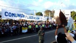 Membri di Comunione e Liberazione in Paraguay durante la visita del Papa.jpg