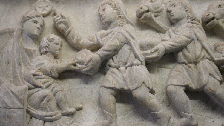 Волхвы преподносят дары Младенцу (изображение на палеохристианском саркофаге)