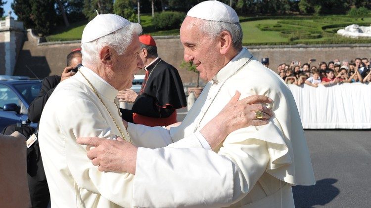 Incontro tra Papa Francesco e il Papa emerito Benedetto XVI