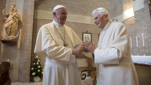 Benoît XVI réaffirme sa continuité théologique avec le Pape François