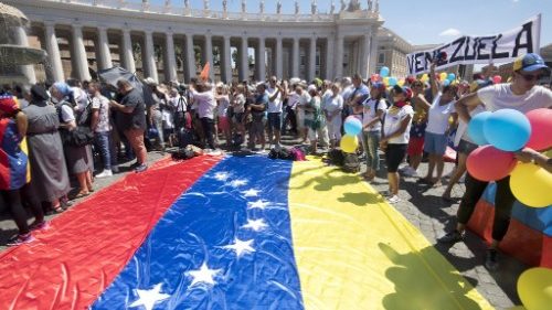 Папа молится о венесуэльцах, страдающих от пандемии и нищеты