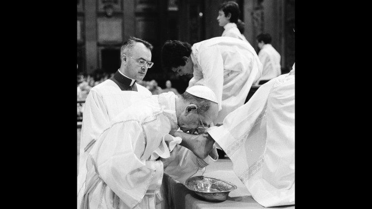 Szent VI. Pál pápa 1975 Nagycsütörtökén  
