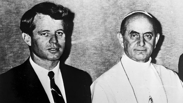 Robert Kennedy lors d'une rencontre avec Paul VI.