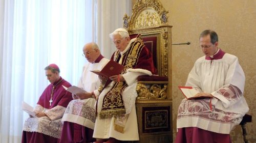 Benedikt XVI. weist Kritik an seinem Amtsverzicht zurück