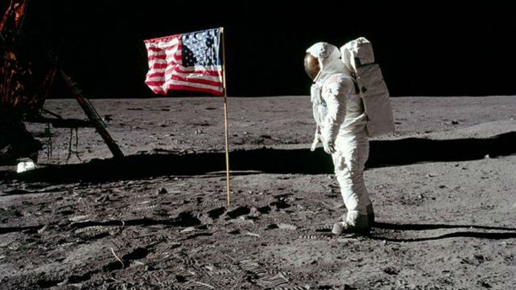 Neilas Armstrongas, pirmasis mėnulyje išlipęs žmogus