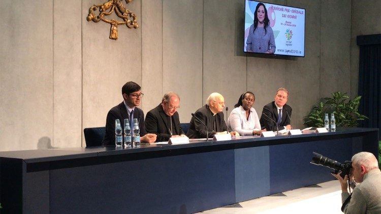 Presentazione in sala stampa vaticana del sussidio per la riunione pre-sinodale dei giovani del 19-24 marzo