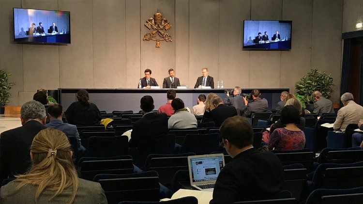2018.04.27 Sala Stampa Vaticana - Conferenza stampa di presentazione del Rapporto Annuale AIF