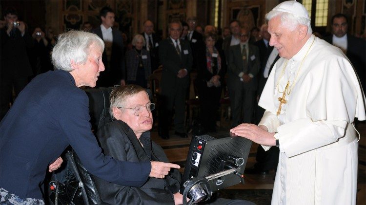 Stephen Hawking e Papa Bento XVI