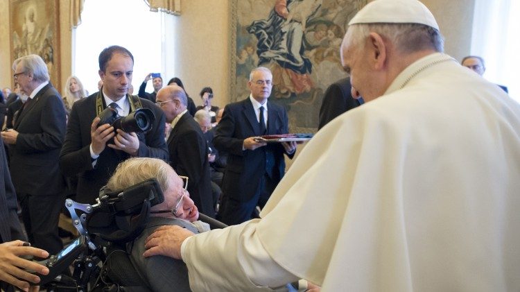 Papa Francisco e Stephen Hawking 