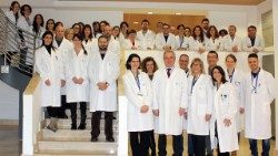 Gruppo di ricerca e produzione dell’Officina Farmaceutica del Bambino Gesù, con il prof. Franco Locatelli ok.jpg