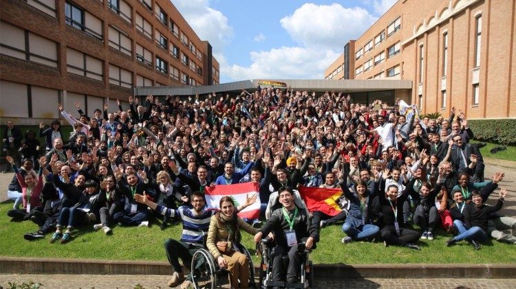 Ein Foto des vorsynodalen Treffens junger Menschen in Rom im März