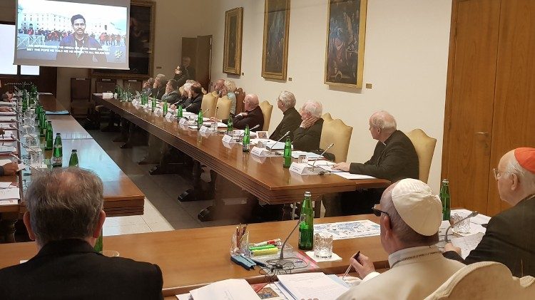 Eine Sitzung des Synodenrates mit dem Papst, Mai 2018