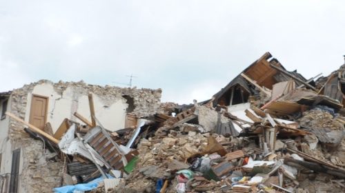 Nono anniversario del sisma in Abruzzo. Nel 2009 la visita di Benedetto XVI