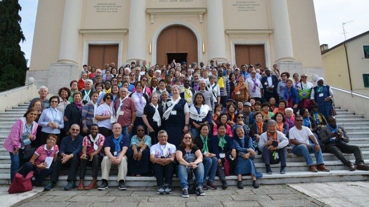Pauline Cooperators on pilgrimage to Italy celebrate the centary of their foundation 