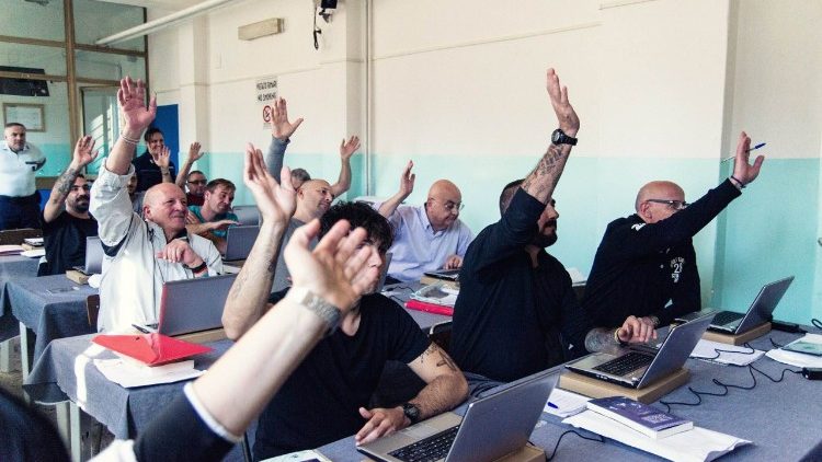 Detenuti durante una lezione