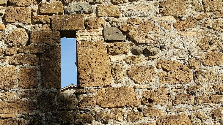 20171011_SPC_muro, finestra, vedere, sguardo, osservare, sentinella, guardia.jpg