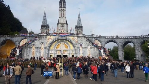 Ripartono i pellegrinaggi per Lourdes. Monsignor Angelino: finestra di cielo sulla terra