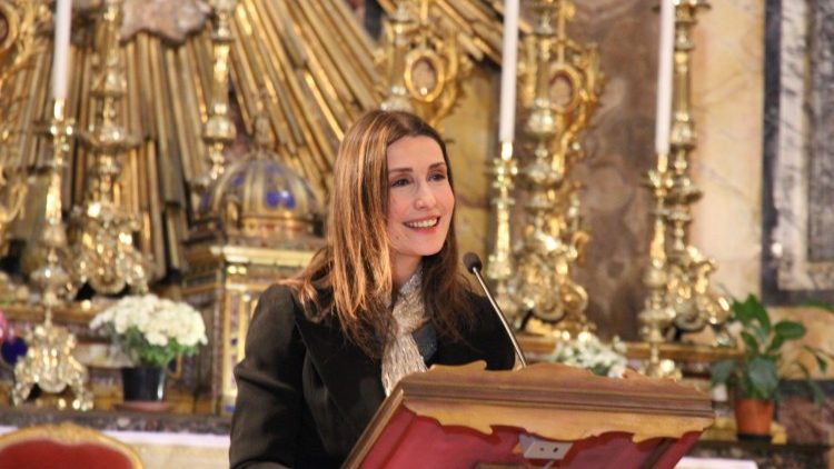 Claudia Koll legge le vite dei santi a Santa Maria della Vittoria a Roma (Ritratti di Santi) 