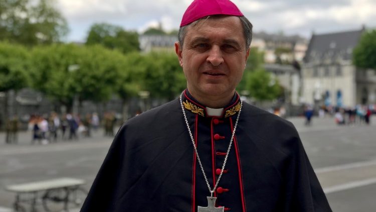 Mr Antoine de Romanet, évêques aux armées françaises 