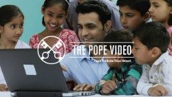 Official Image - The Pope Video 6 JUN - Social Networks - 1 EnglishOK.jpg