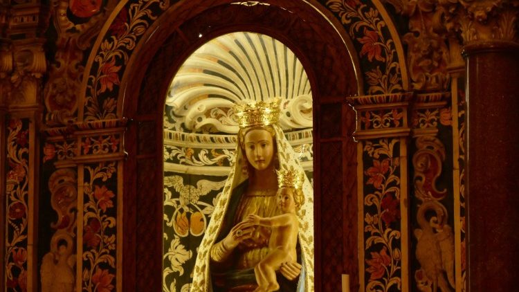 Devica Marija Kraljica